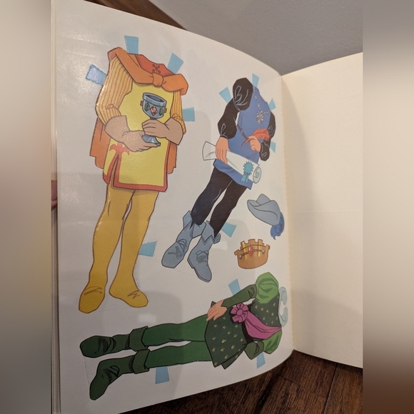 Vintage Disney Snow White Canadian Release Deluxe Paper Dolls Uncut - Picture 9 of 11